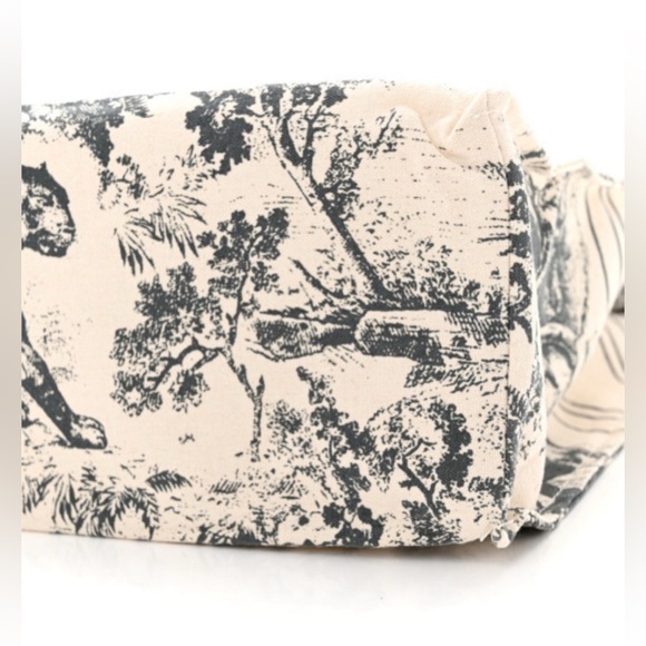 NEW Dior Riviera Large VIP Canvas Tote Bag- Sell for $850 - Picture 7 of 13